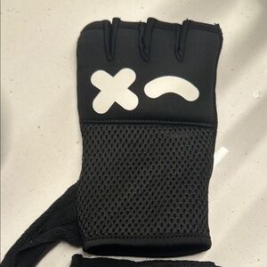 Rumble inner boxing gloves hand wrap